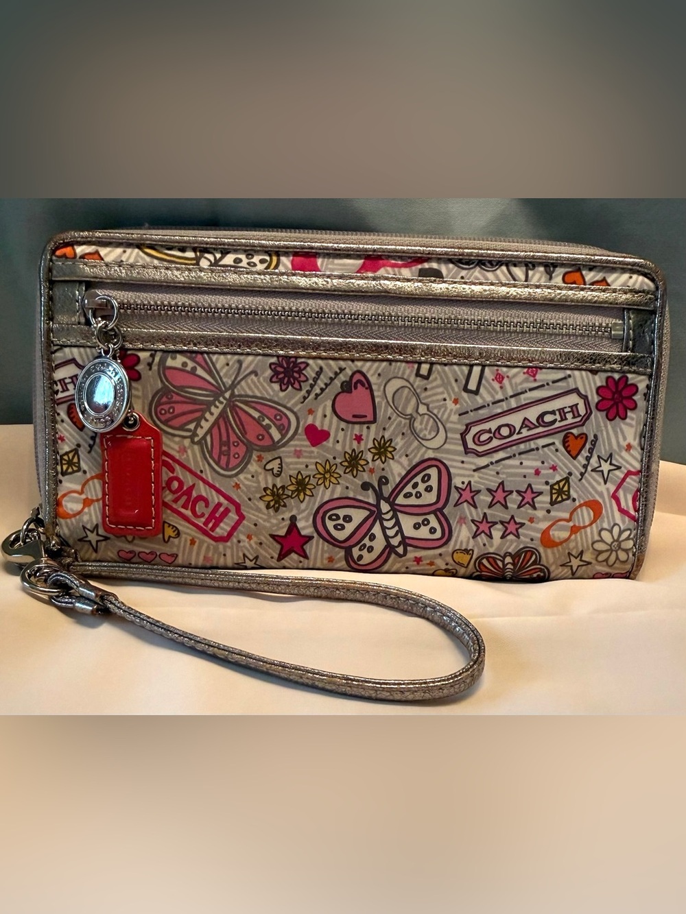 Coach Poppy Bandana Butterfly Graffiti Wallet Wristlet - Picture 2 of 12
